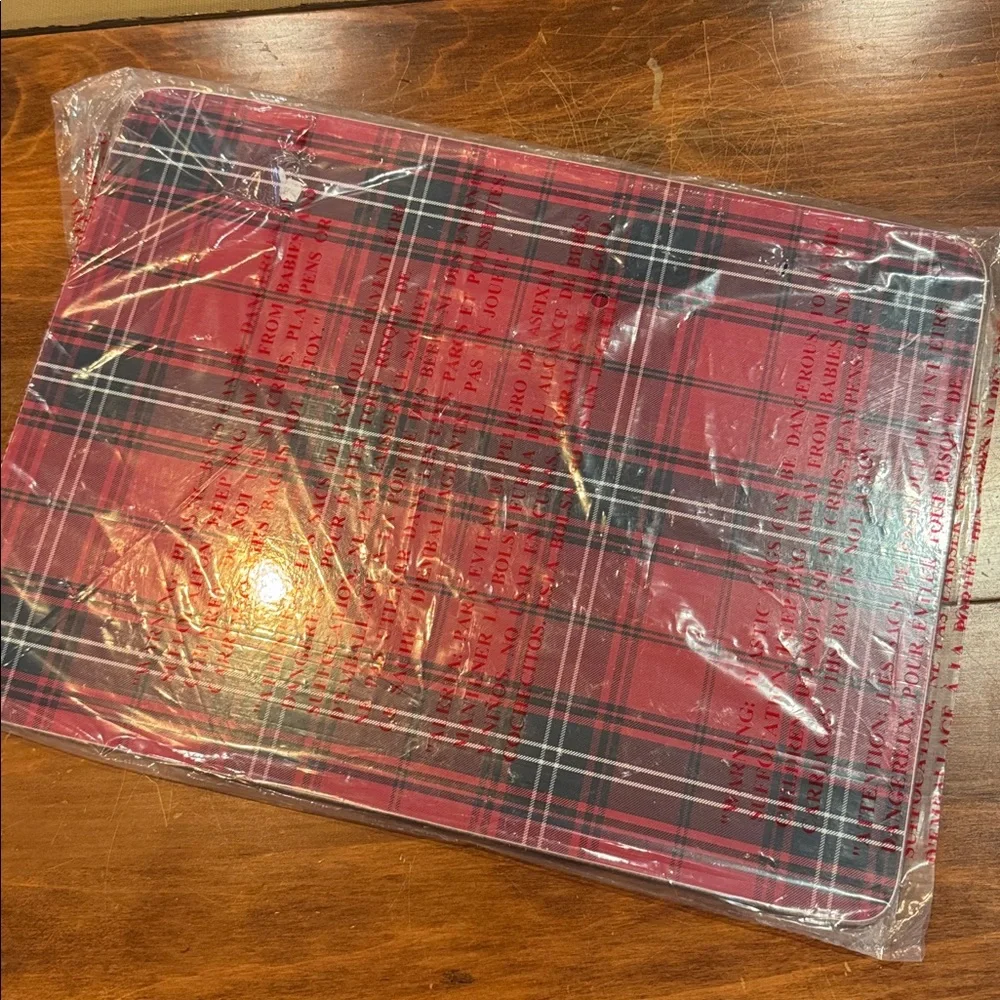 NIP RARE Williams Sonoma Tartan Hard Mat Placemat Cork Back Single Holiday Xmas